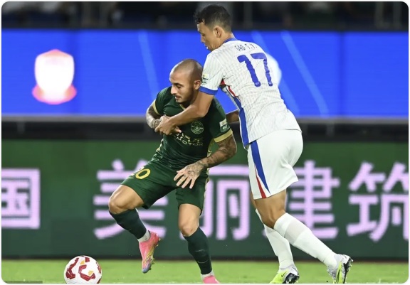 让出榜首！中超-路易斯倒钩中框 申花0-0浙江三轮不胜 